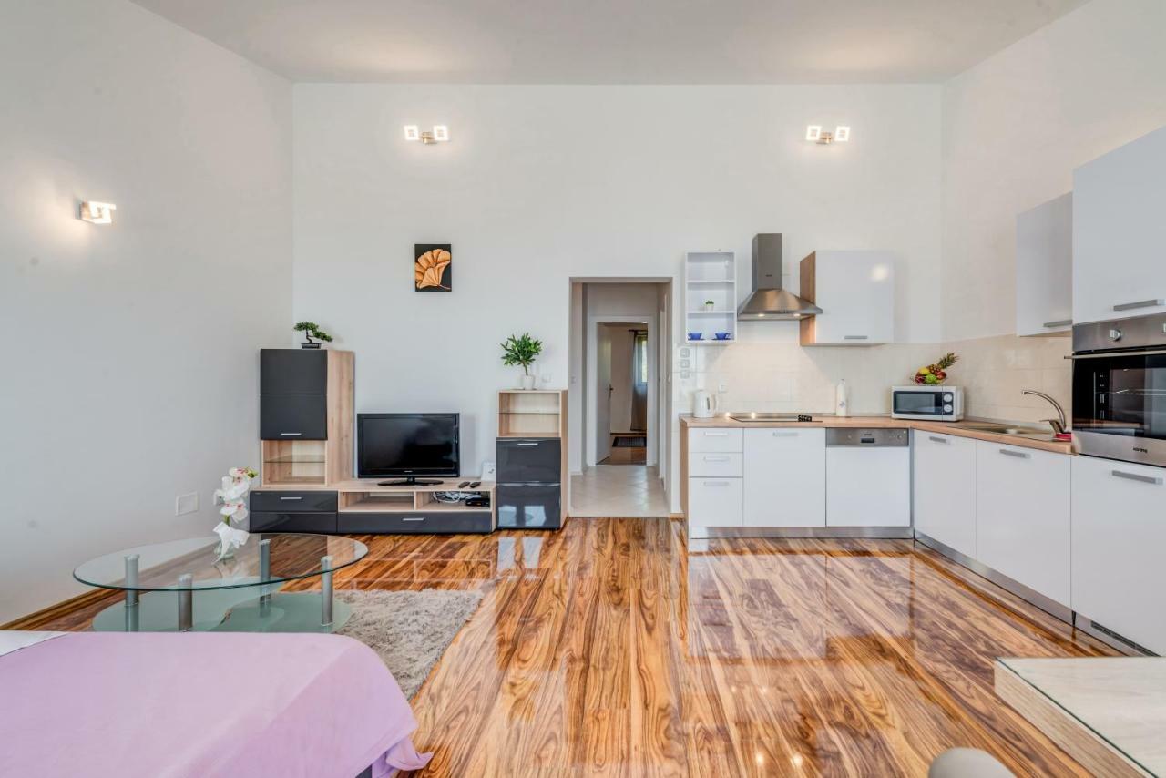 Apartment Ana Спліт Екстер'єр фото