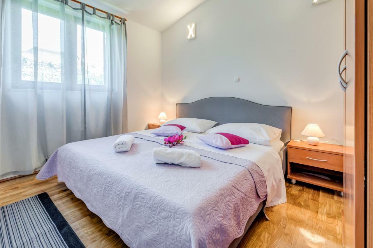 Apartment Ana Спліт Екстер'єр фото