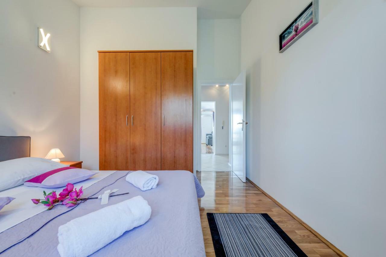 Apartment Ana Спліт Екстер'єр фото